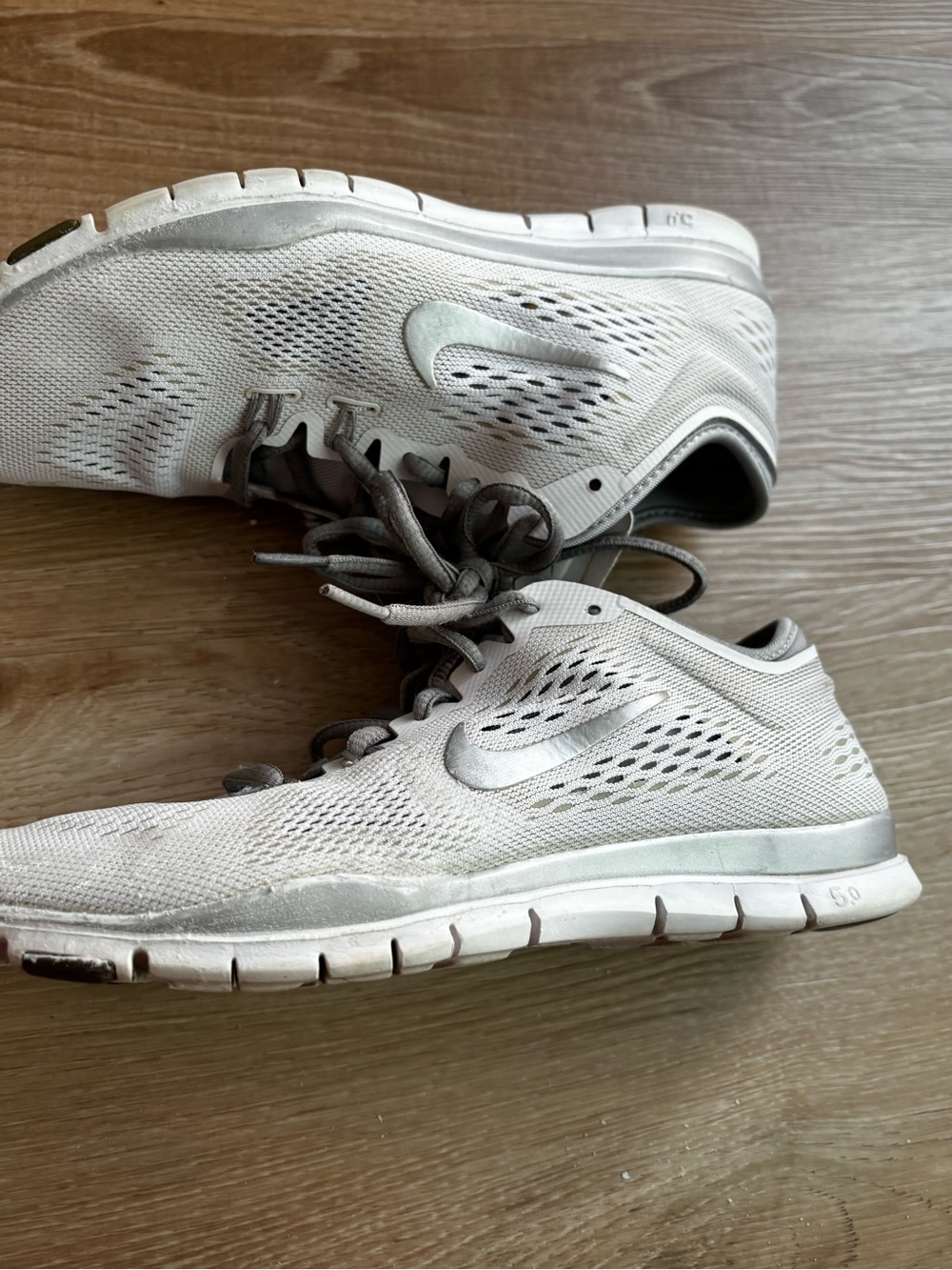 Nike Free Tri-Fit Gray and White Mesh Running Sneakers